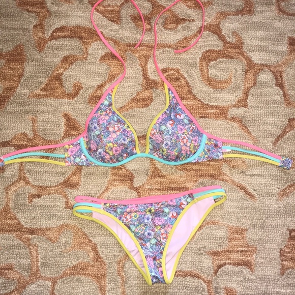 Victoria Secret bikini (worn once) - Picture 1 of 4
